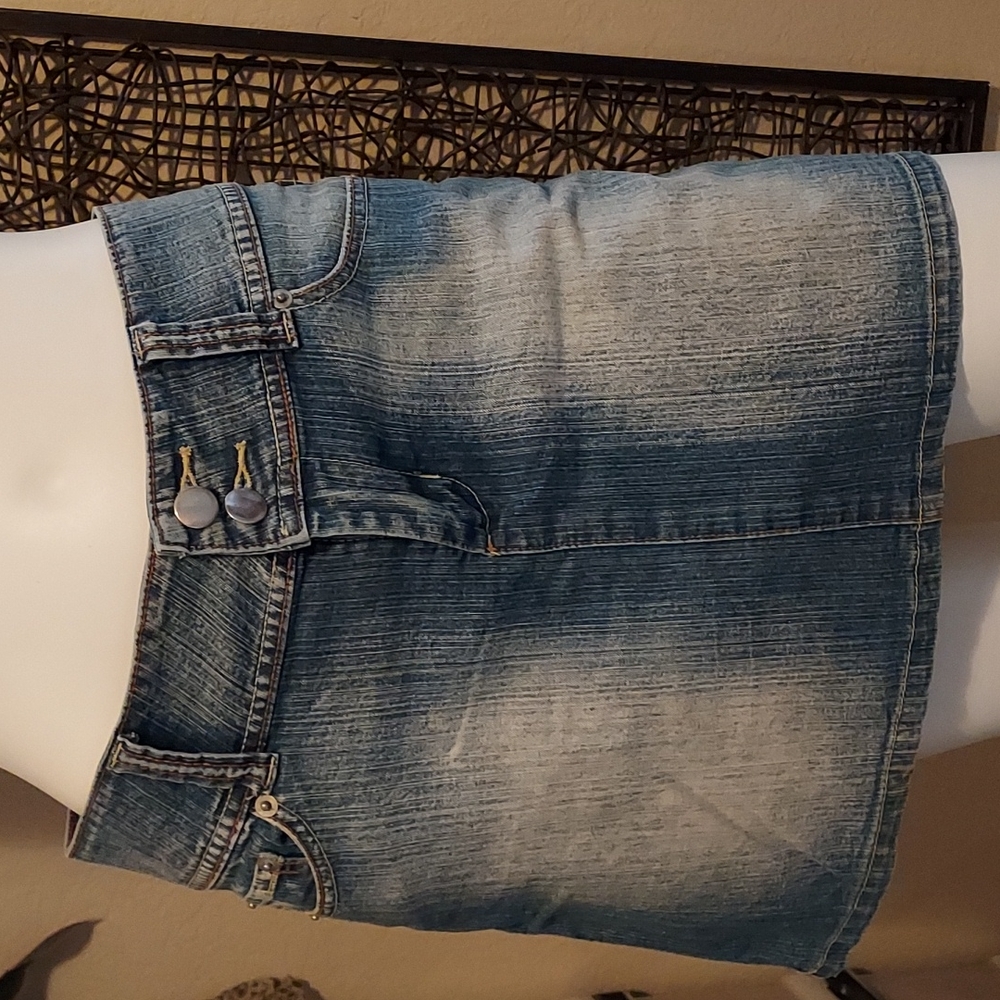 R. U. B. Z. Denim skirt